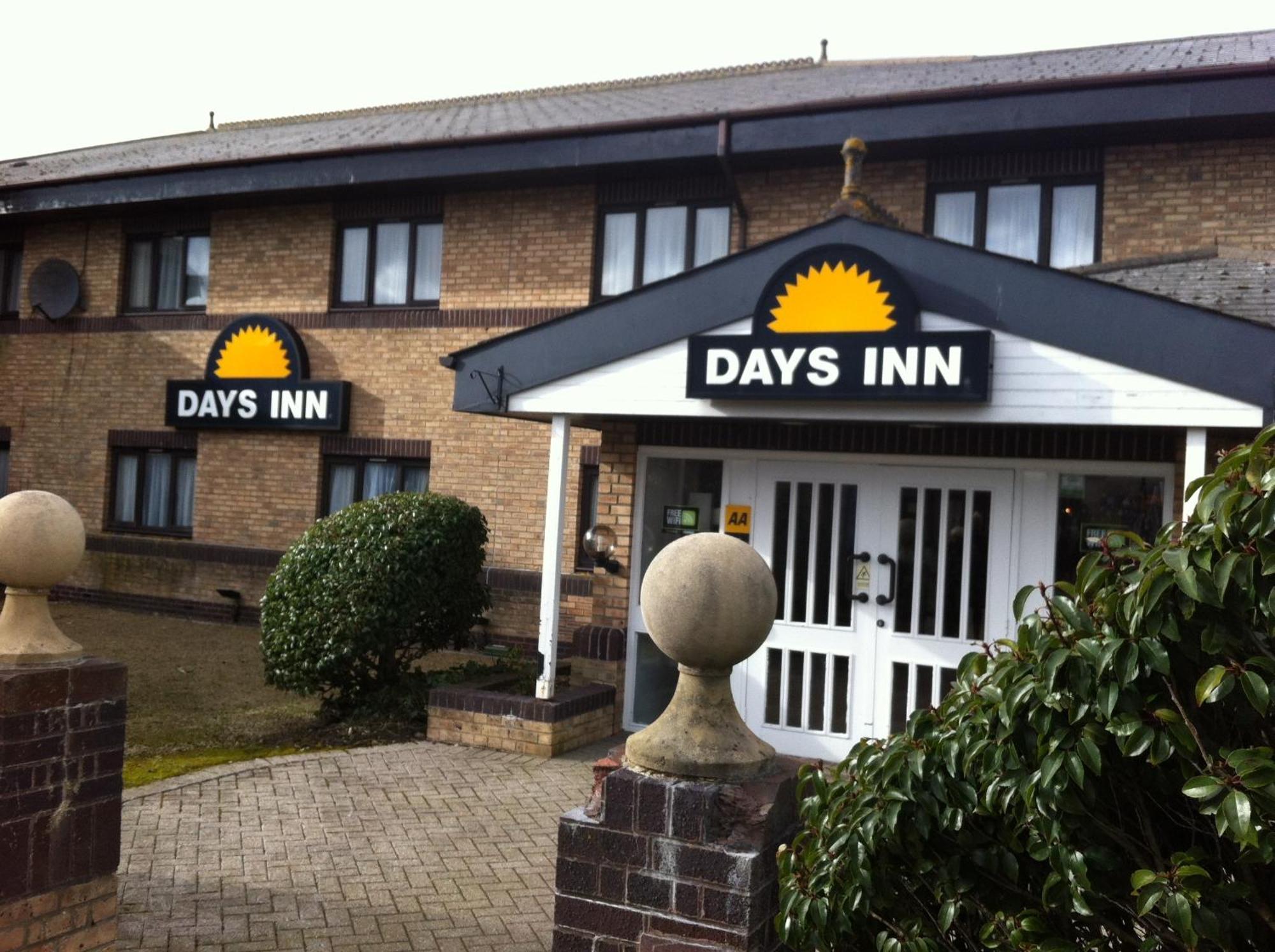 Days Abington - Glasgow