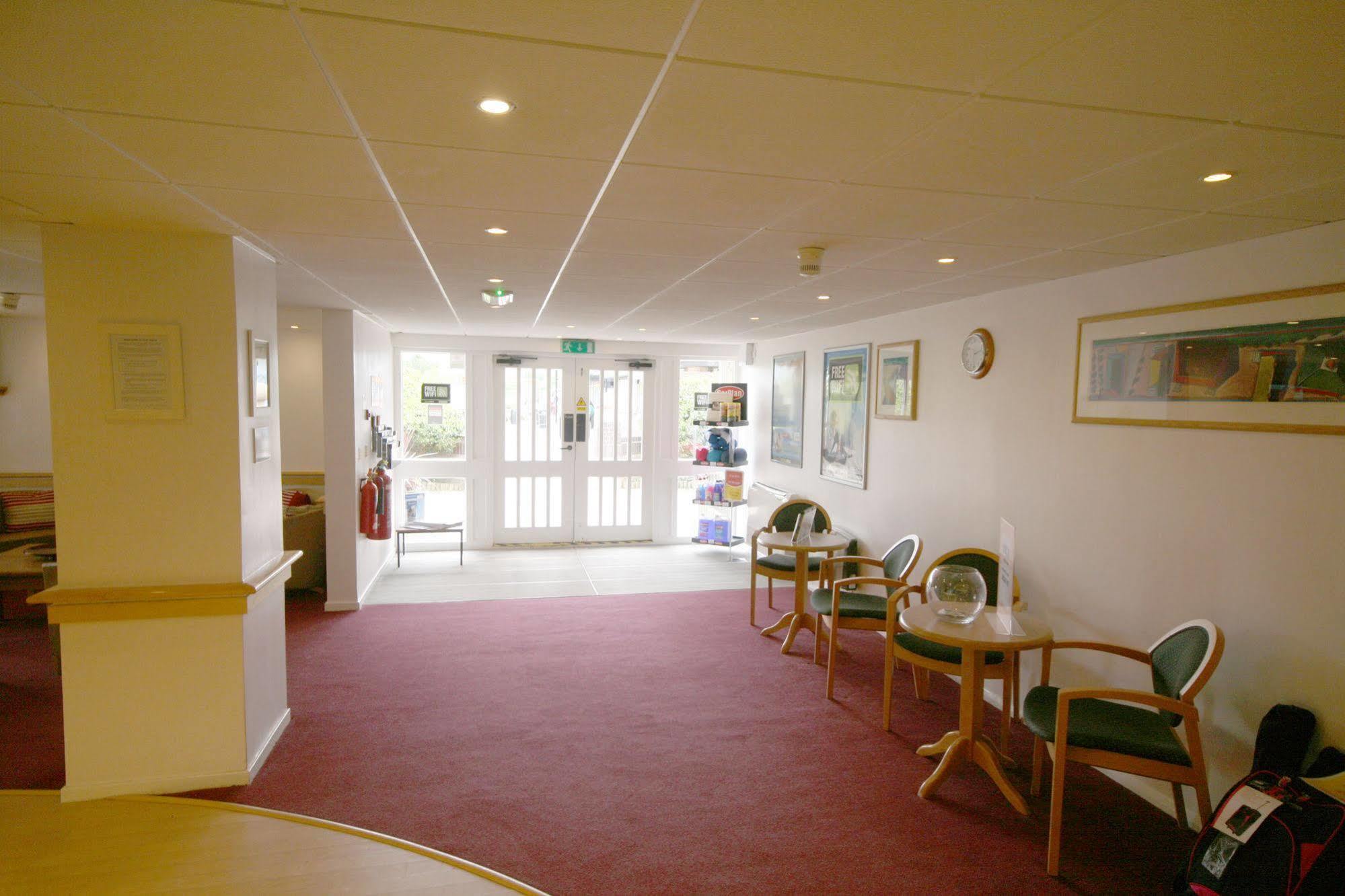 Days Abington - Glasgow Abington (South Lanarkshire)